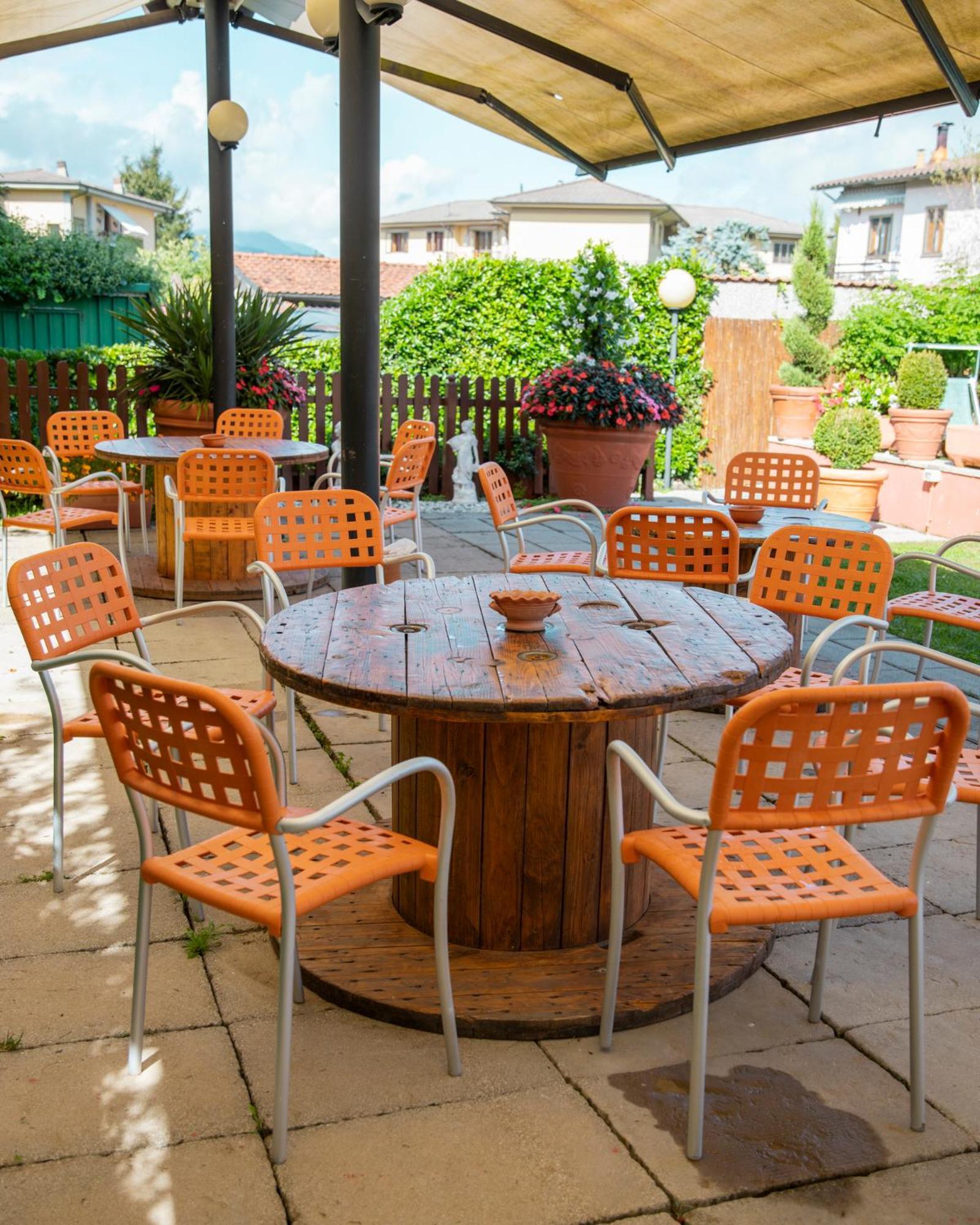 Hotel Ristorante La Lanterna カステルヌオーヴォ・ディ・ガルファニャーナ エクステリア 写真