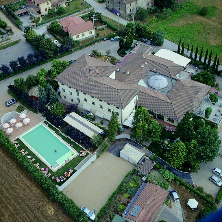 Hotel Ristorante La Lanterna カステルヌオーヴォ・ディ・ガルファニャーナ エクステリア 写真